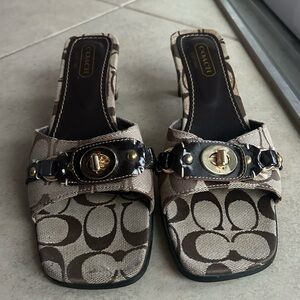 Vintage COACH kitten heels